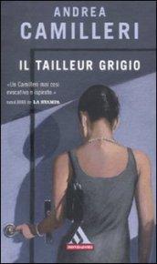 Il tailleur grigio