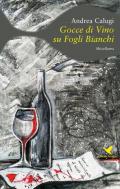 Gocce di vino su fogli bianchi