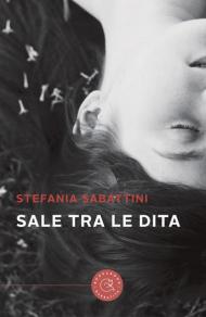 Sale tra le dita