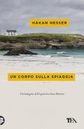 Un corpo sulla spiaggia