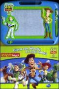 Toy story 3. Gioca con Woody e i suoi amici. Con gagdet. Ediz. illustrata