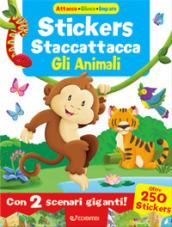 Gli animali. Attacca gioca impara. Con adesivi. Ediz. illustrata