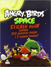 Angry birds space. Sticker book. Con adesivi