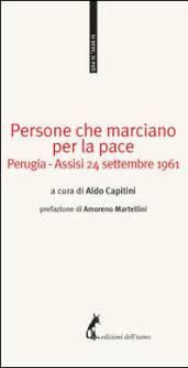 Persone che marciano per la pace Perugia