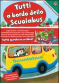 Tutti a bordo dello scuolabus! Macchinina gioca con me. Con gadget