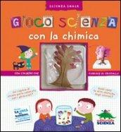Gioco scienza con la chimica. Con adesivi. Ediz. illustrata