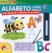 Scuola di scrittura maxi. Alfabeto e prime parole. Per imparare a scrivere in allegria! Ediz. a colori. Con gadget