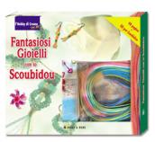 Fantasiosi gioielli con lo scoubidou. Con gadget