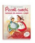 Piccoli cuochi cucinano per mamma e papà