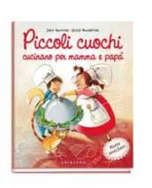 Piccoli cuochi cucinano per mamma e papà