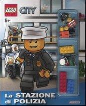 La stazione di polizia. Lego City. Ediz. illustrata. Con gadget