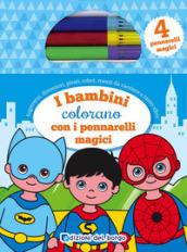 I bambini colorano con i pennarelli magici. Con 4 pennarelli magici