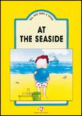 At the seaside. Teacher's guide. Con audiocassetta