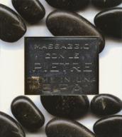 Massaggio con le pietre come in una spa. Con gadget