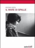 Il mare di spalle