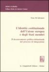 L'identità costituzionale dell'Unione Europea e degli stati membri. Il decentramento politico-istituzionale nel processo di integrazione